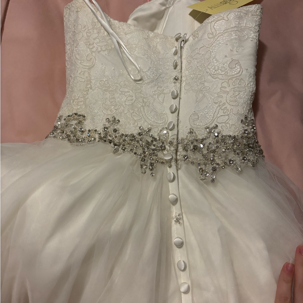 NWT Elegant White Lace Wedding Dress - Picture 6 of 10